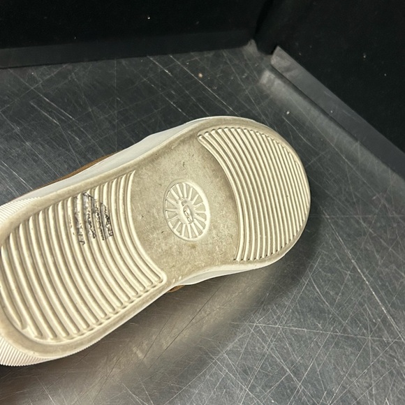 Ugg Slip On Sneakers Size 8 Women - Picture 9 of 11